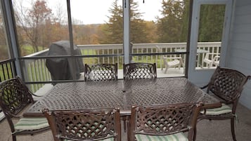 Rumah, 6 kamar tidur (with Sofa Bed) | Teras/patio