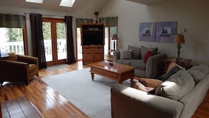 House, 6 Bedrooms (with Sofa Bed) | Living area | TV, DVD player - House on Northview (Galena)