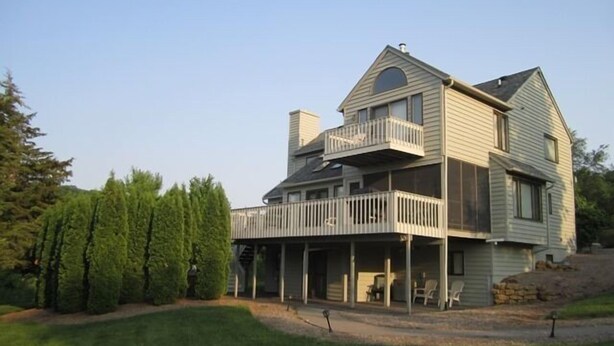 Exterior - House on Northview (Galena)