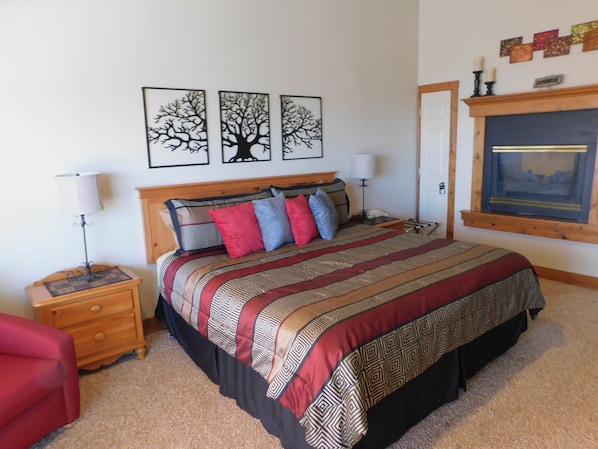 Suite, 1 Bedroom | Iron/ironing board