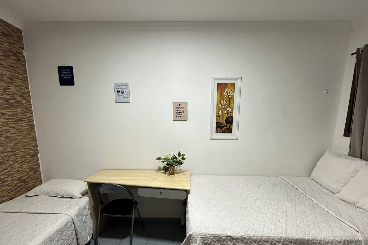 Suite Deluxe | Minibar, desk, WiFi (free), individually decorated