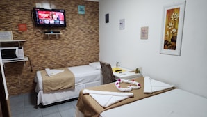 Estudi en suite Deluxe | Minibar, escriptori, wifi gratuïta i decoració individual