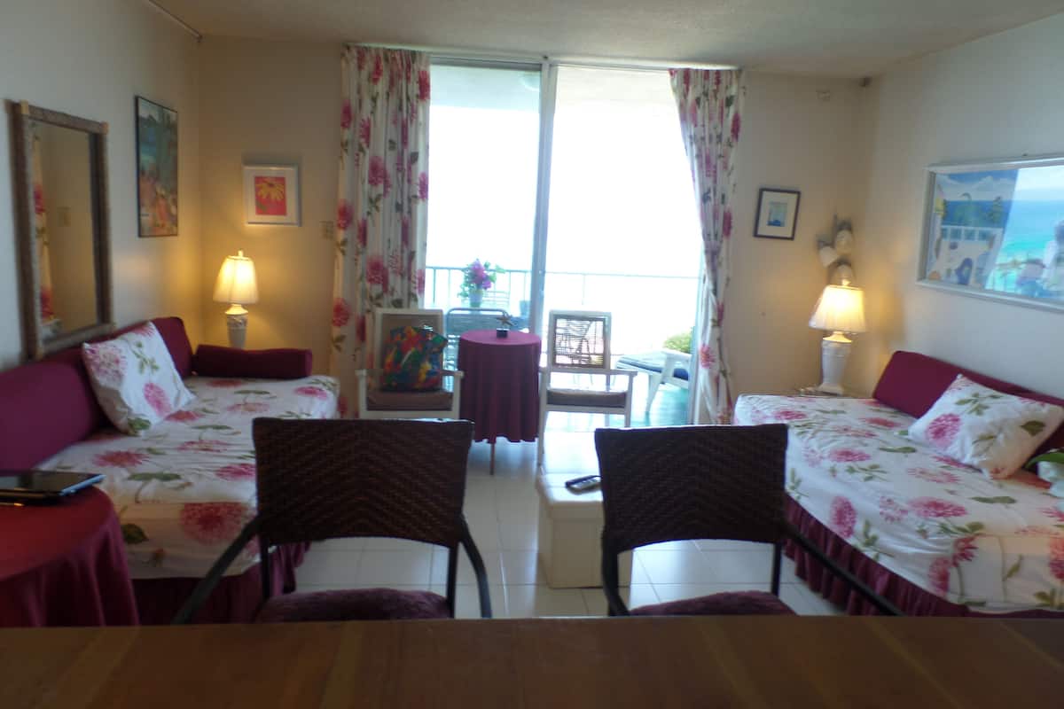 studio | wifi, bed sheets