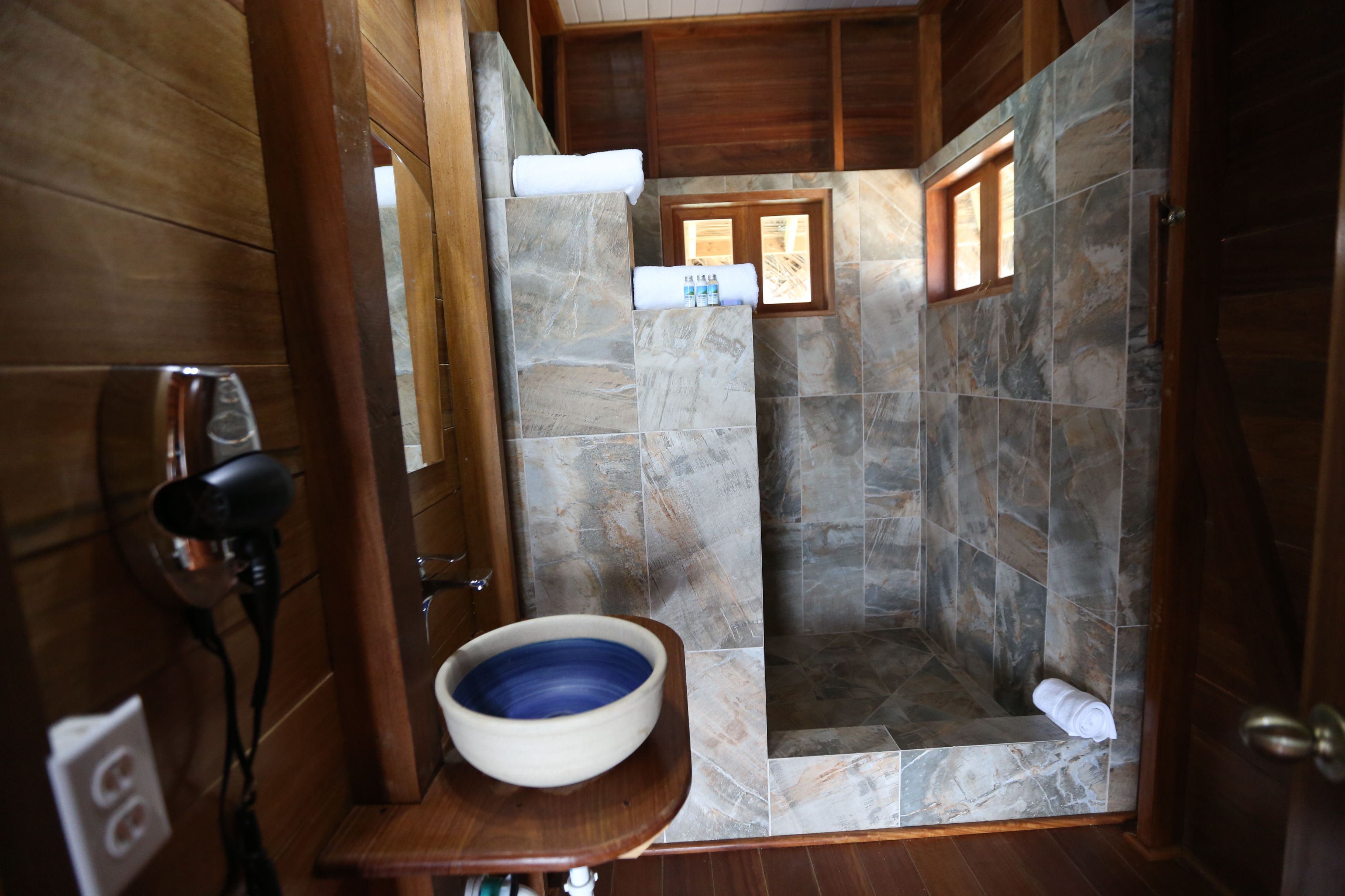 two-bedroom bungalow	 | bathroom | shower, free toiletries, hair dryer, towels