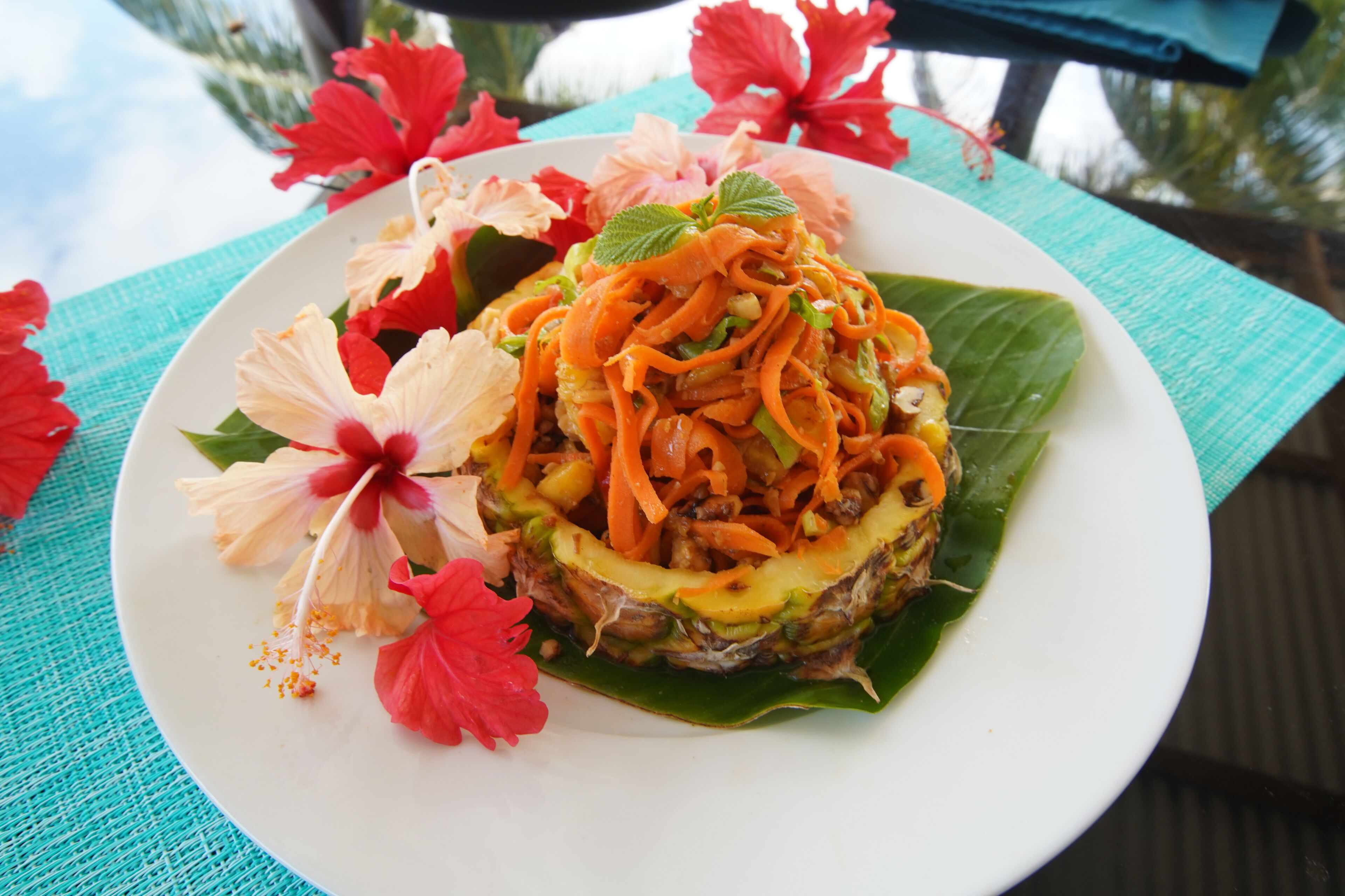 breakfast, lunch and dinner served