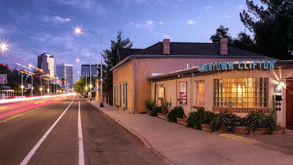 Front of property - The Downtown Clifton Hotel Tucson (Tucson)