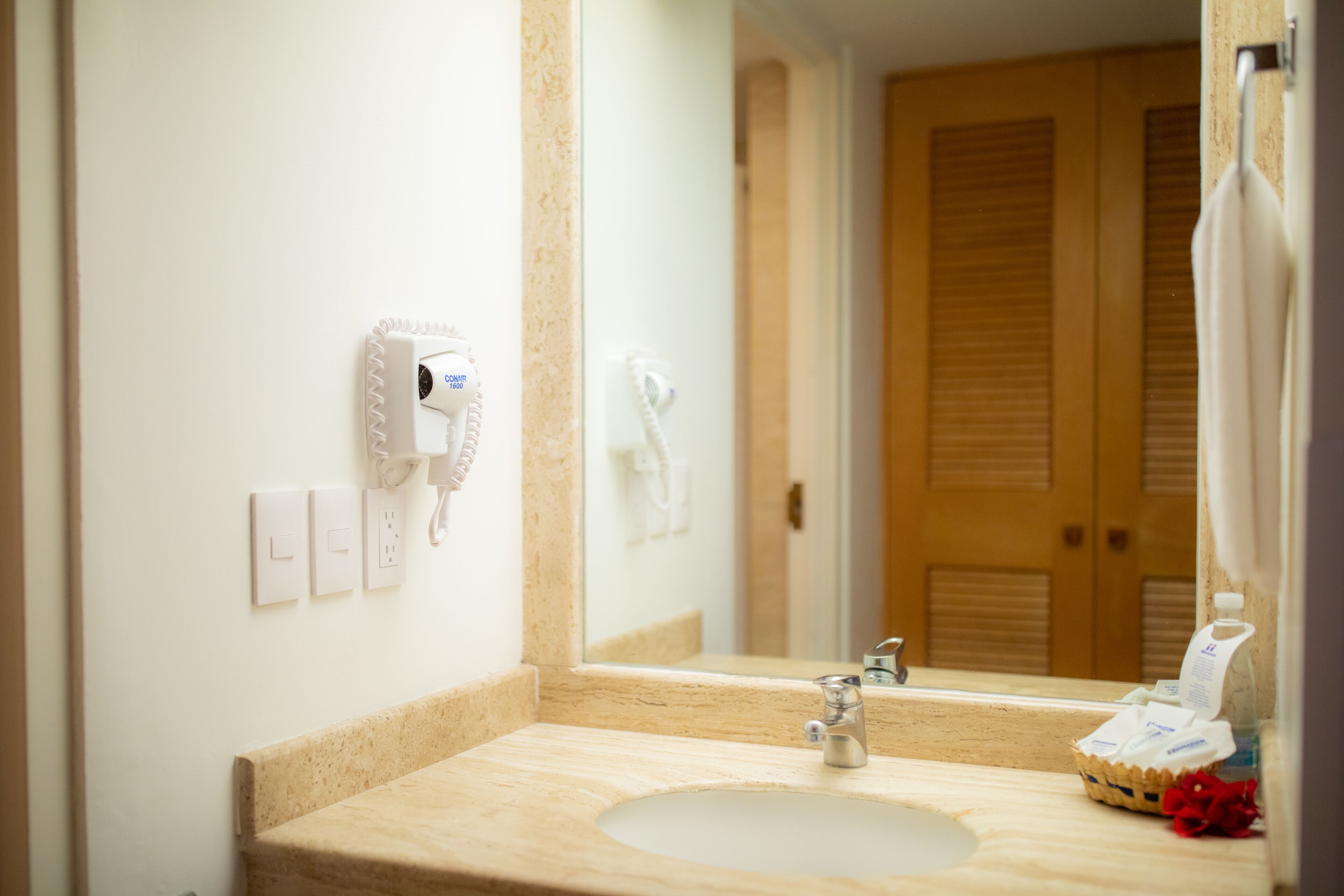 premium room, 1 king bed | bathroom | shower, rainfall showerhead, free toiletries, hair dryer