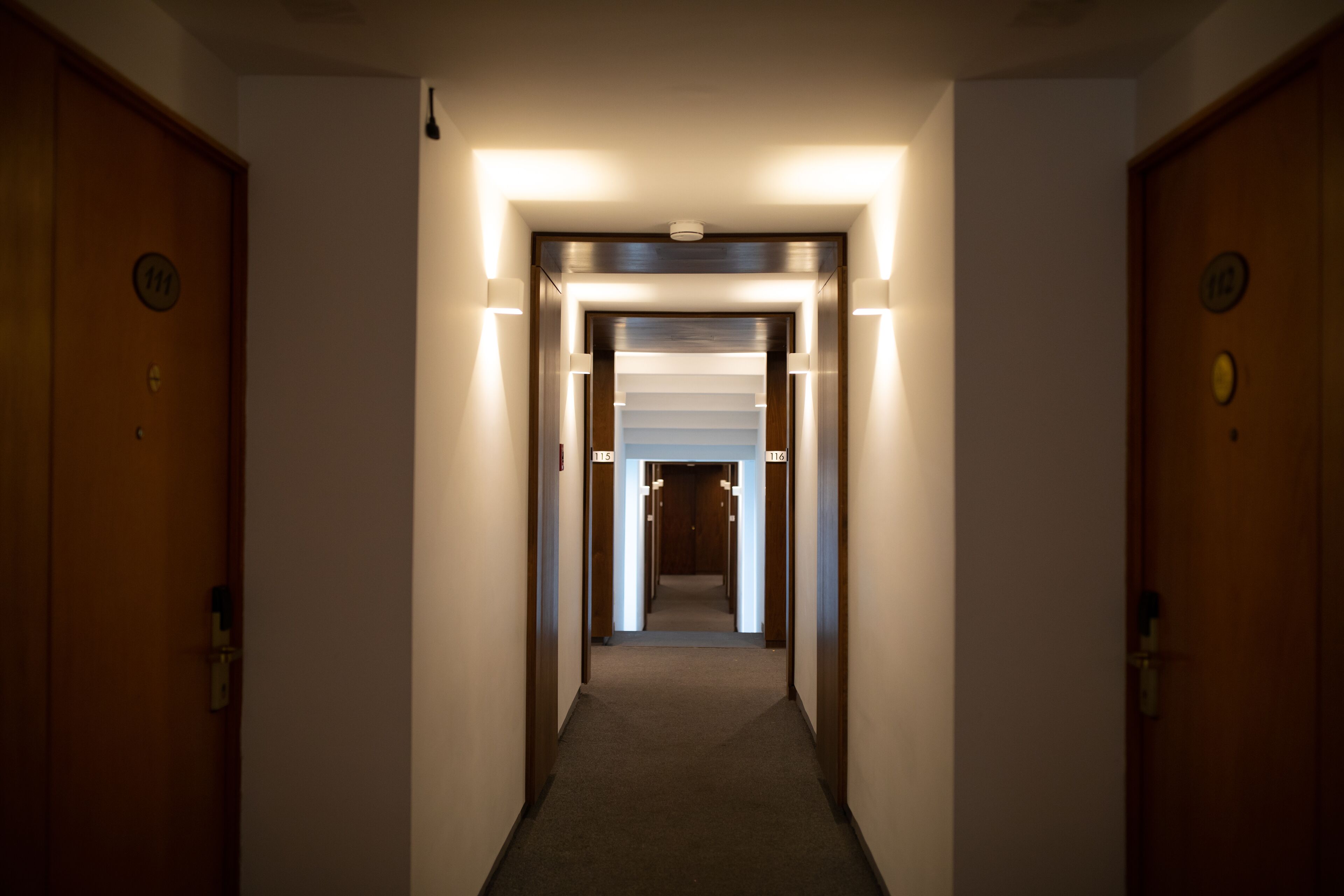 habitación ejecutiva | living area | 32-inch flat-screen tv with cable channels, tv, heated floors