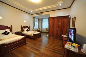 Executive Deluxe | 1 bedroom, free minibar items, in-room safe, desk - Palm Spring Resort & Spa (Yangon)