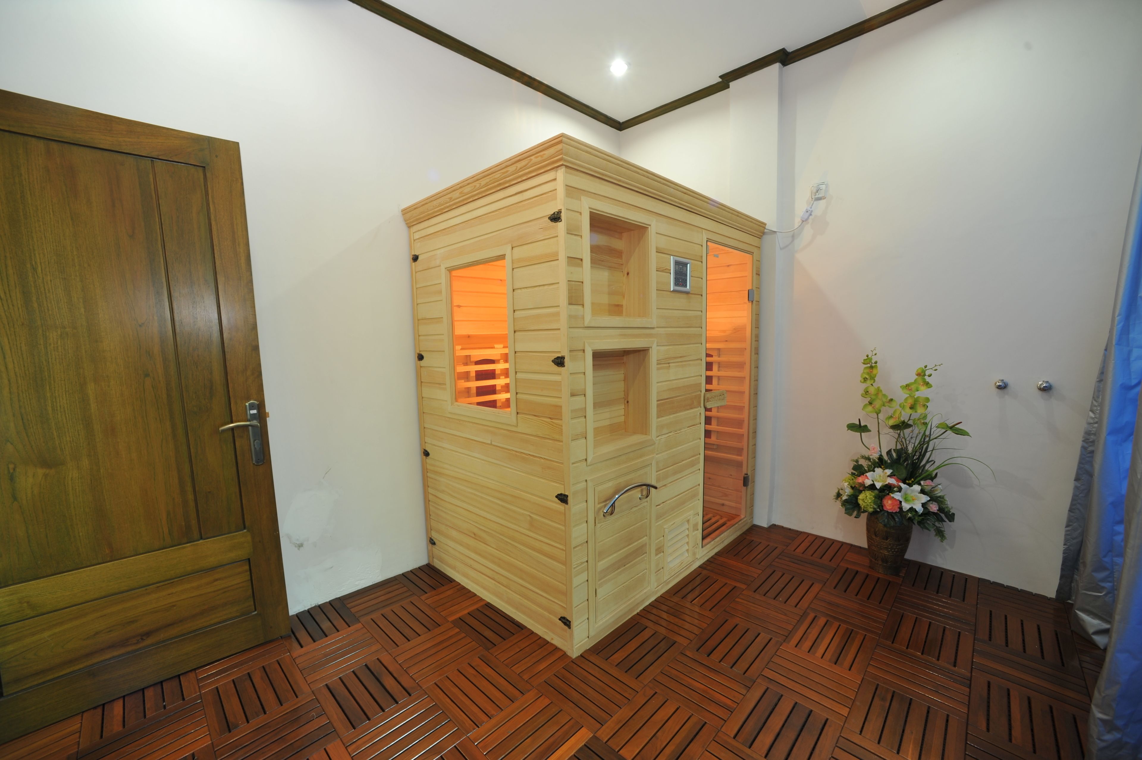 luxury suite | sauna | body treatments, facials, manicures and pedicures