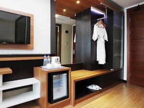 Superior Room | Minibar, in-room safe, desk, blackout drapes - Java Palace Hotel (Cikarang)
