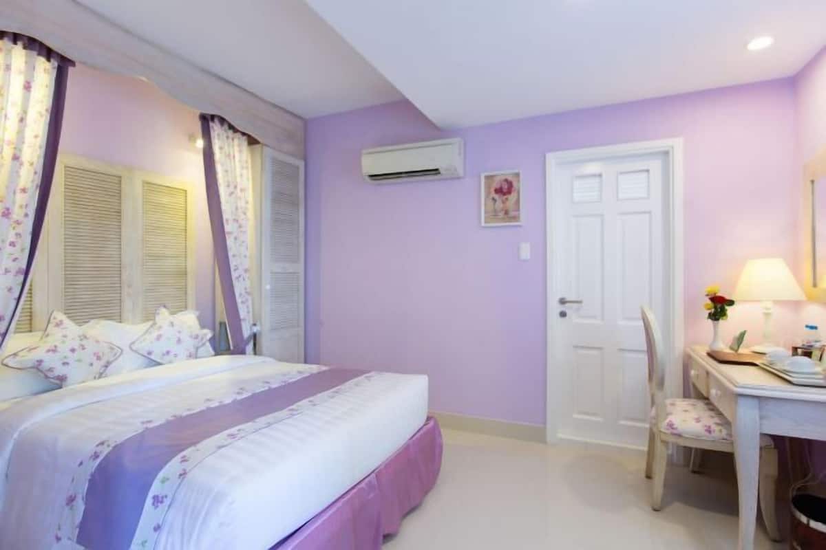 Premium bedding, minibar, in-room safe, individually decorated