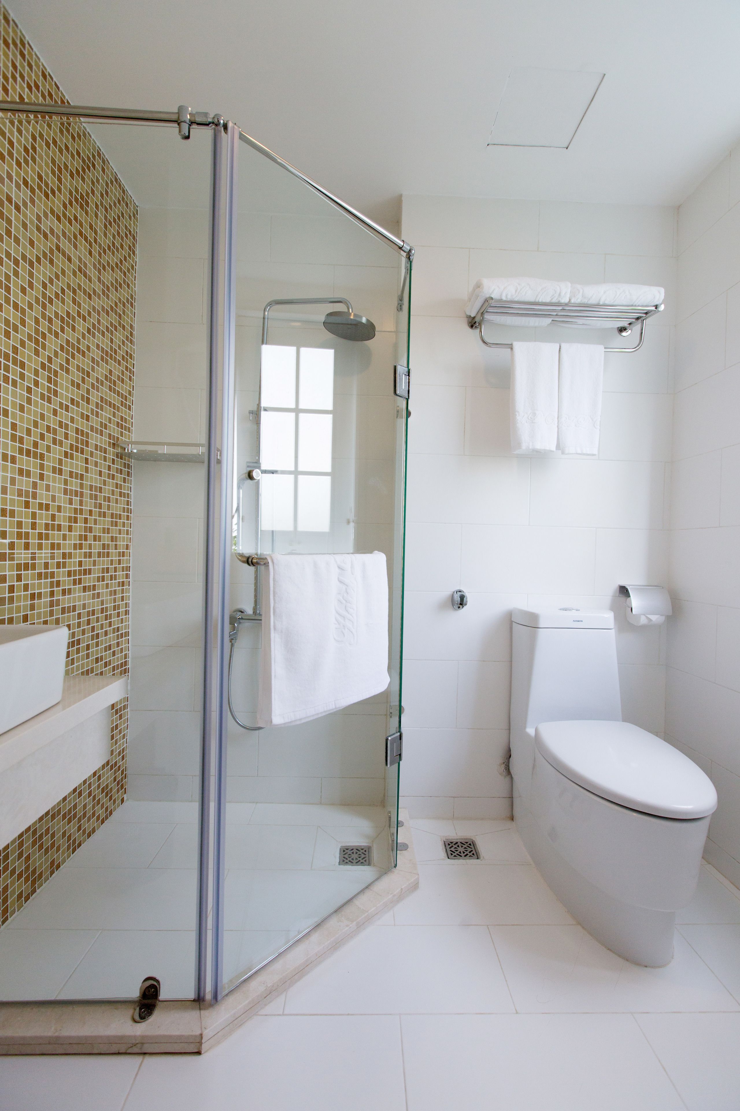 superior single room | 1 bedroom, premium bedding, minibar, in-room safe