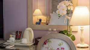 ห้องซีเนียร์ | เครื่องนอนระดับพรีเมียม, ผ้านวมขนเป็ด, มินิบาร์, ตู้นิรภัยในห้องพัก
