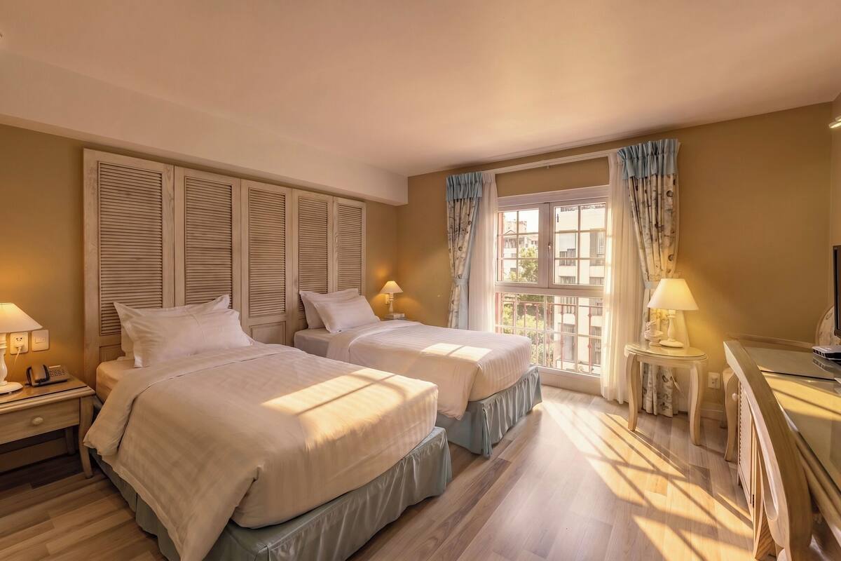 Premium bedding, minibar, in-room safe, desk