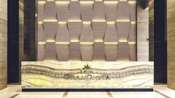 Hotel Grandhika Iskandarsyah - Depok