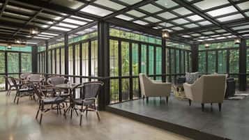 3 bar/lounge, bar tepi kolam renang
