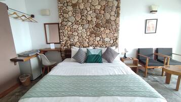 Deluxe Double Room, Bathtub, Sea View | Minibar, desk, blackout curtains, soundproofing
