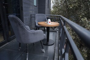 Standard Room | Balcony view - Hotel Blue Stone - Nehru Place (New Delhi)