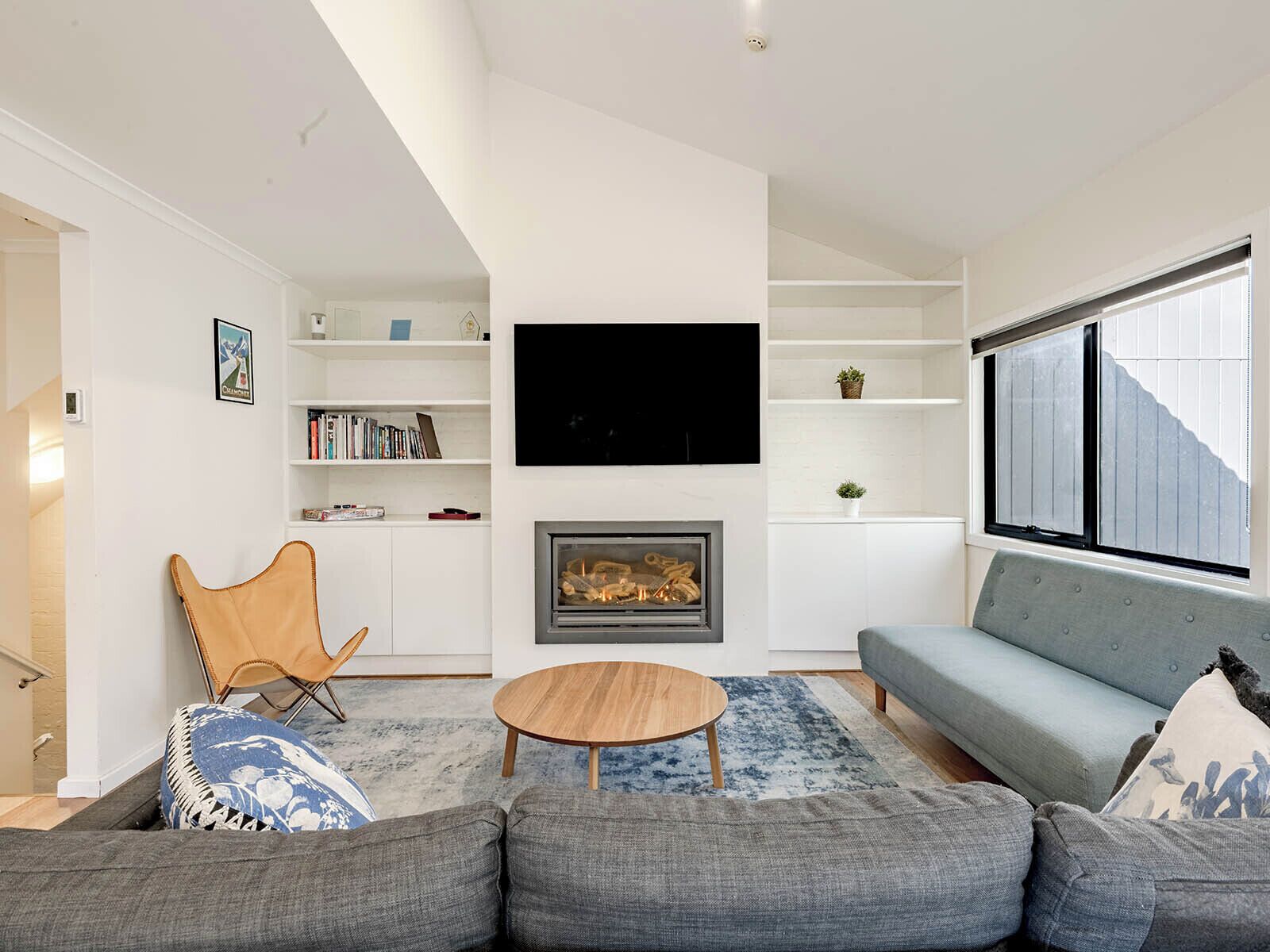 Deluxe 3 Bedroom Loft-Style Lodge | Living area