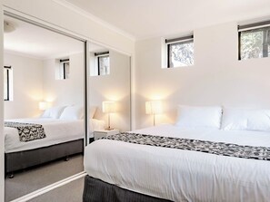 Hus – deluxe, 3 soverom (Loft-Style Lodge) | 1 soverom, wi-fi (inkludert) og sengetøy