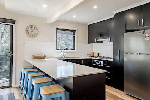 Deluxe 3 Bedroom Loft-Style Lodge | Private kitchen
