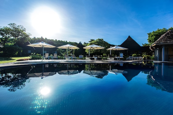 Outdoor pool, pool loungers