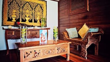雙人療程室、身體療程、芳香療法、深層組織按摩、瑞典式按摩、產前按摩