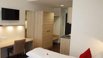Phòng đơn Tiêu chuẩn | Minibar, bàn, màn/rèm cản sáng, phòng cách âm