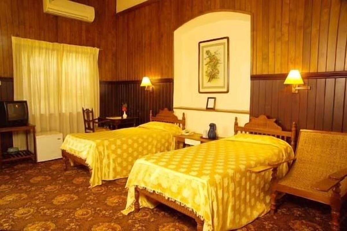 Deluxe Room, 1 Double Bed | Minibar, in-room safe, free cots/infant beds, rollaway beds