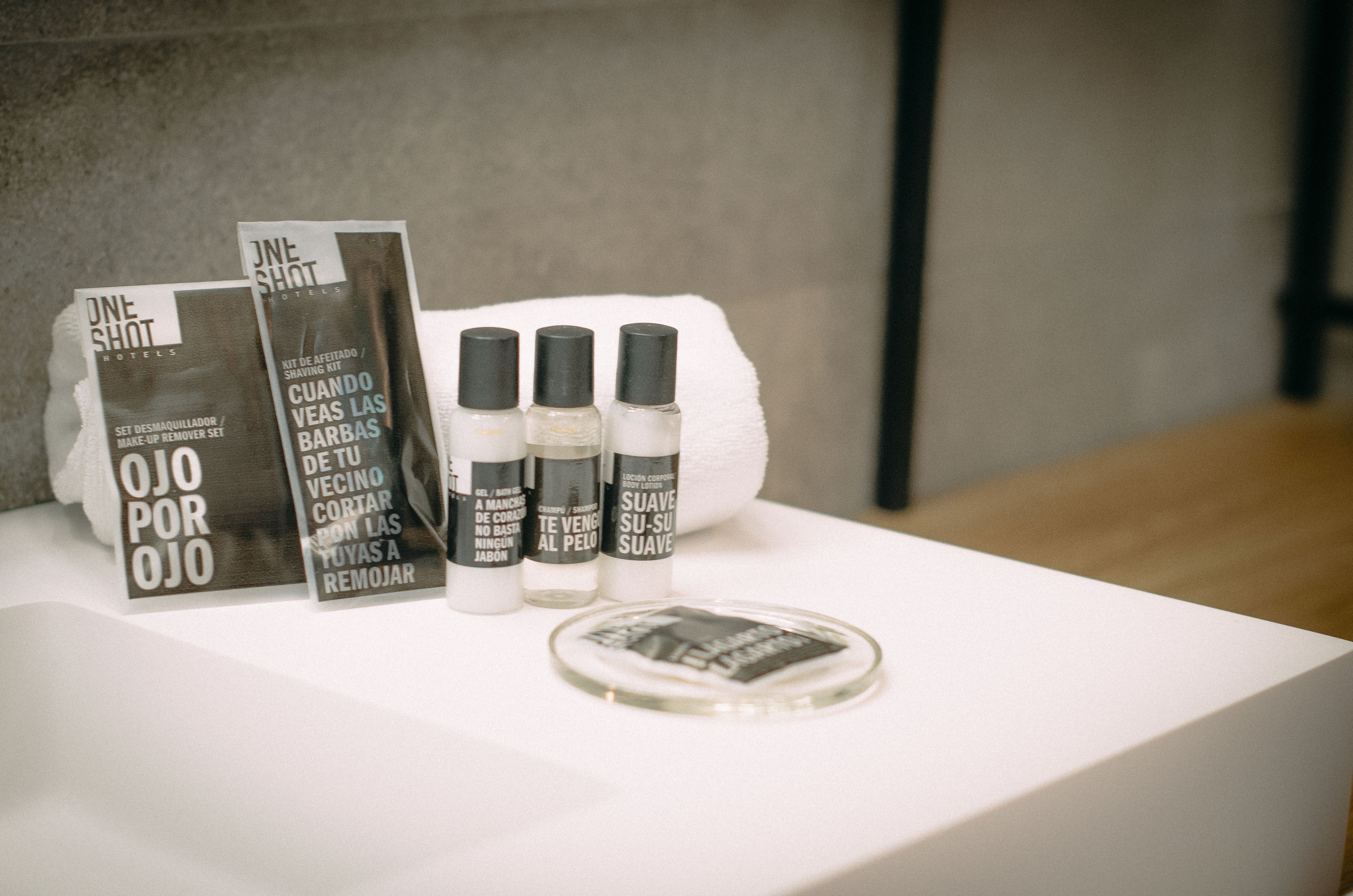 shower, rainfall showerhead, free toiletries, hair dryer