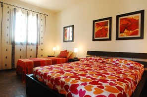 컴포트 아파트, 침실 1개, 주방, 정원 전망 | 오리/거위털 이불, 책상, 무료 WiFi, 침대 시트