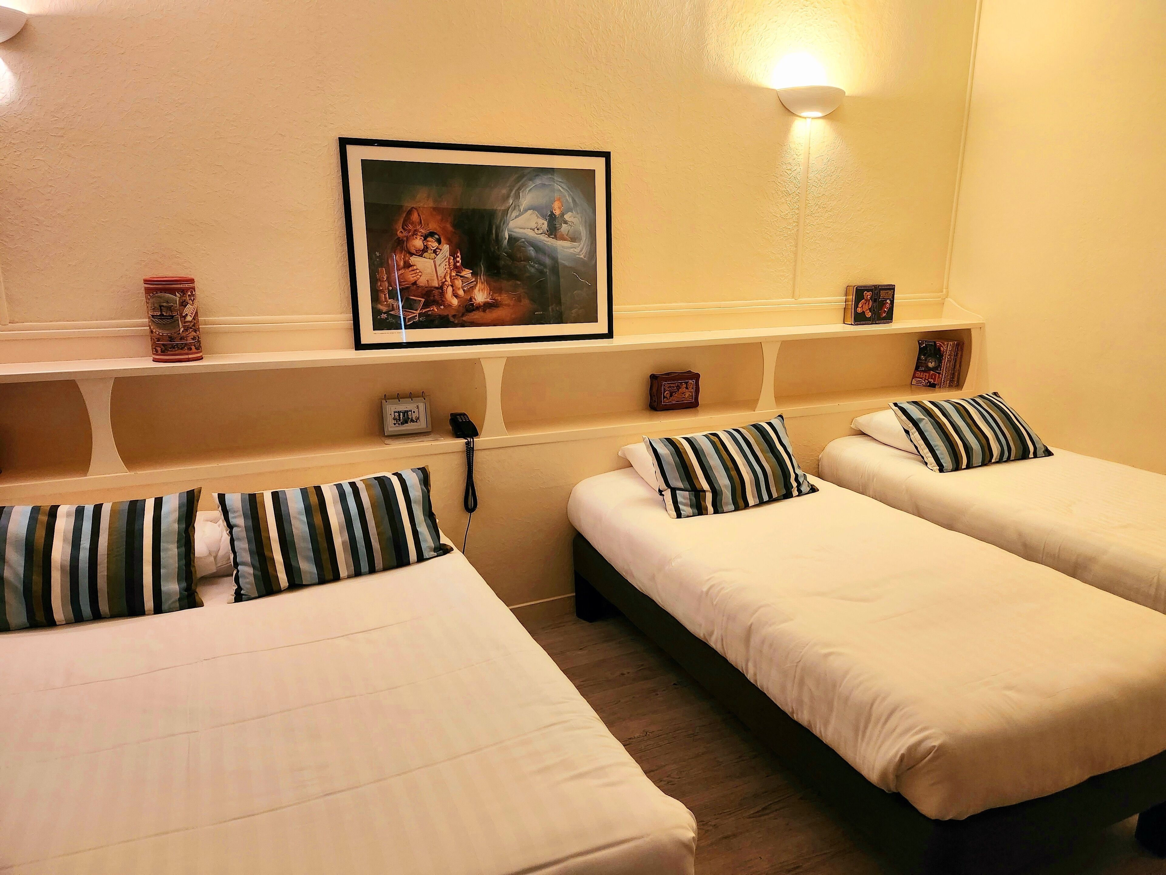 standard quadruple room | bathroom | shower, free toiletries, hair dryer, towels