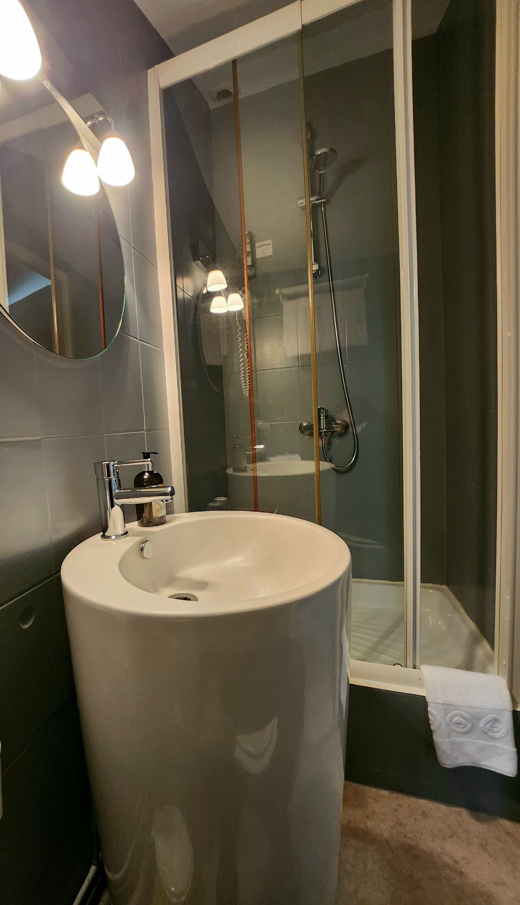 economy single room, 1 bedroom | bathroom | shower, free toiletries, hair dryer, towels