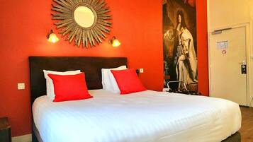 Quarto casal conforto | Escrivaninha, Wi-Fi de cortesia, roupa de cama