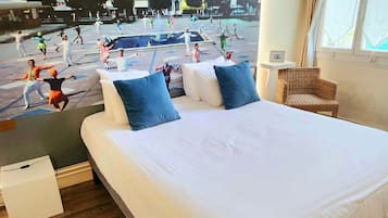 Escritorio, wifi gratis y ropa de cama