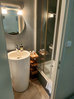 Shower, free toiletries, hair dryer, towels
