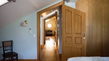 Studio Suite | In-room safe, desk, blackout curtains, soundproofing