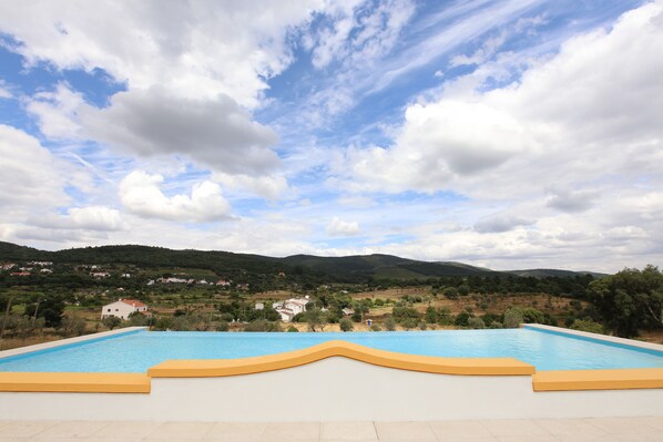 Alberca al aire libre por temporada 