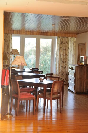 Free daily continental breakfast  - Cabeças do Reguengo (Portalegre)