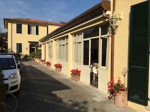 Front of property - Verdesolemare (Pietrasanta)