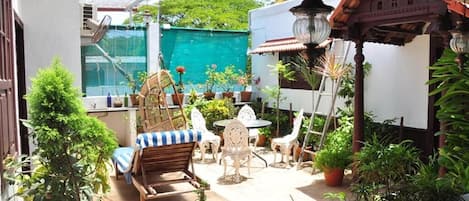 Luxury-Vierbettzimmer | Terrasse/Patio