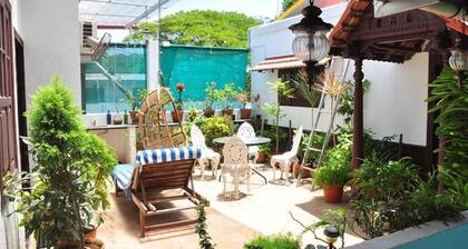 Reds Residency - Homestay