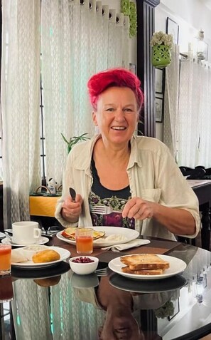 Buffet breakfast for a fee on weekends