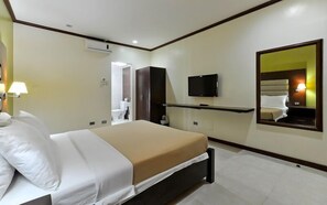 Standard Room, 1 Queen Bed | Rollaway beds, free WiFi