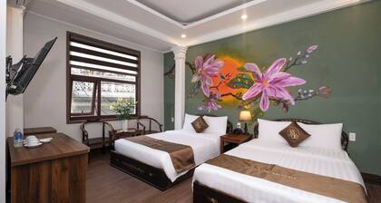 Jade Hotel