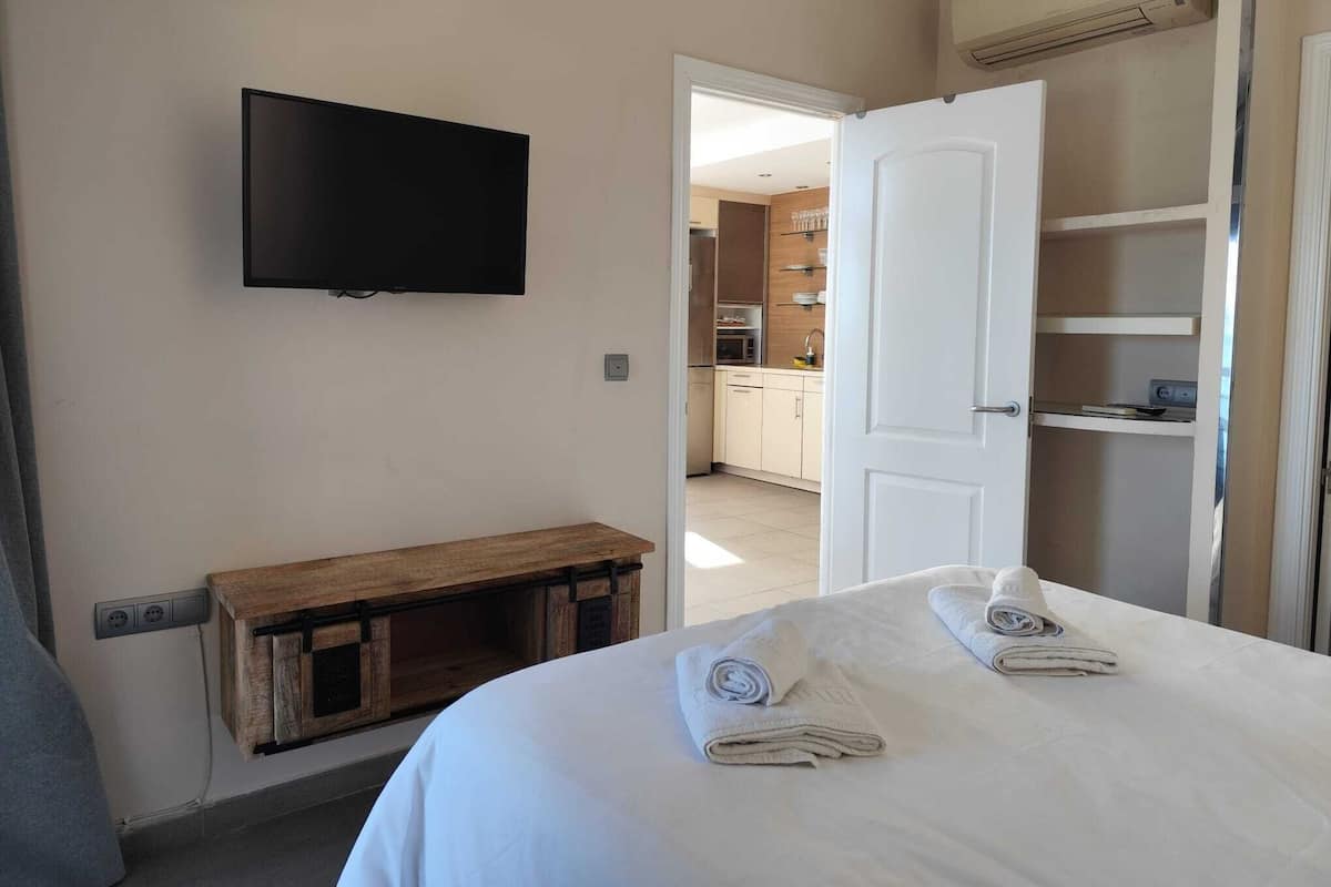 1 habitación, decoración personalizada y muebles diferentes