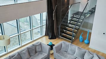 Presidential-Suite, 1 King-Bett | Hochwertige Bettwaren, Minibar, Zimmersafe, Schreibtisch