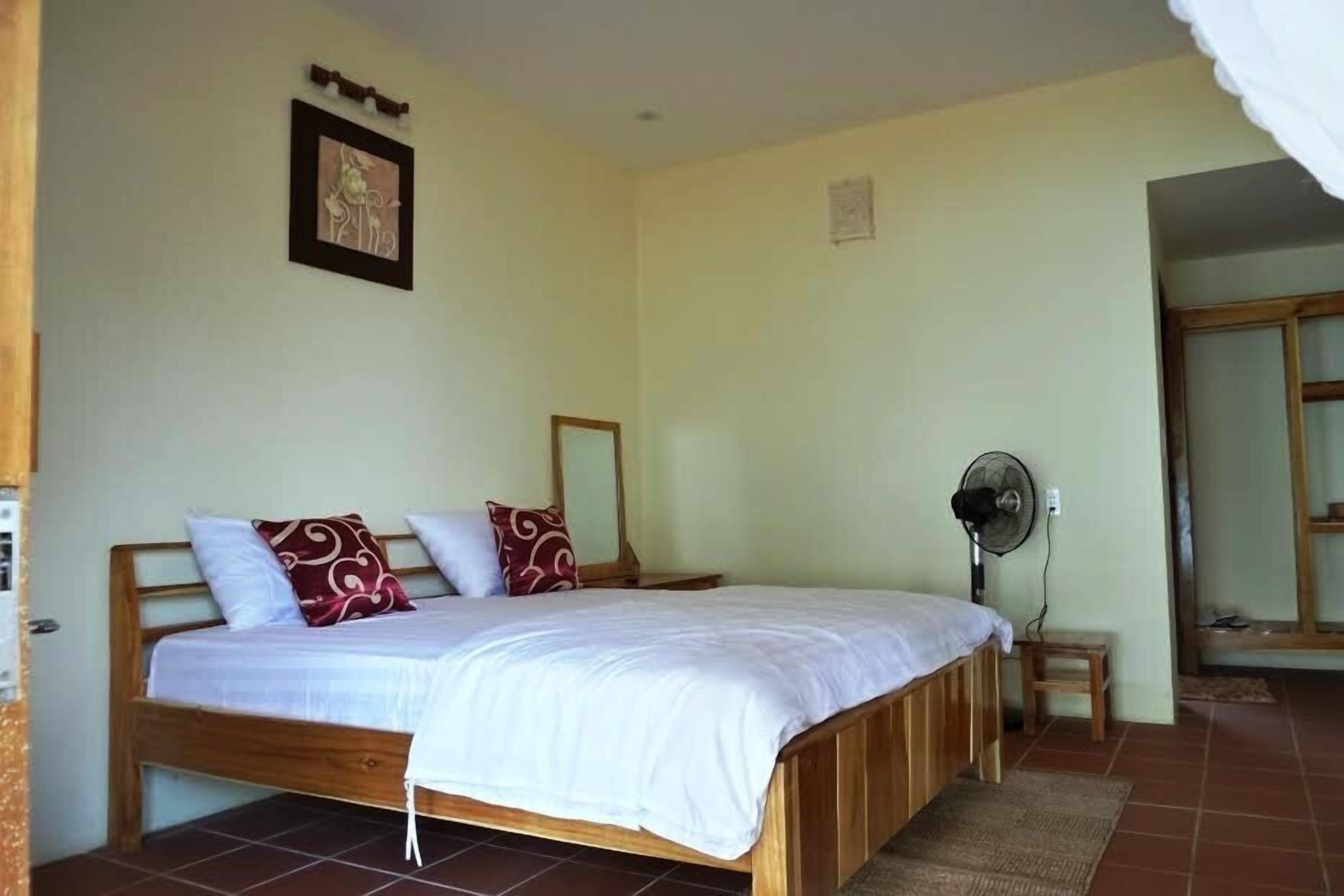 bungalow, partial sea view | individually decorated, individually furnished, blackout curtains