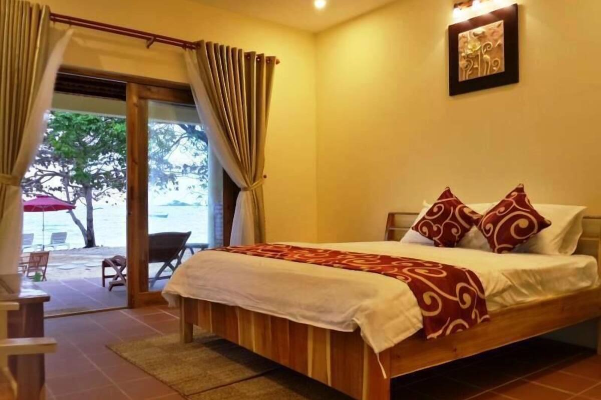 bungalow, beachfront | individually decorated, individually furnished, blackout curtains